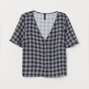 Divided H&M blue & white Plaid V-Neck Button Down Crop Top Viscose Blouse Sz 4